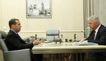 Михаил Шмаков и Дмитрий Медведев обсудили сокращение рабочей недели