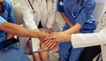 Сахалинские профсоюзы официально обратились в региональные органы власти с предложением предусмотреть в бюджете финансирование дополнительных ежемесячных выплат работникам здравоохранения, оказывающим не входящую в базовую программу ОМС медицинскую помощь