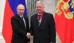 Владимир Путин вручил Михаилу Шмакову орден "За заслуги перед Отечеством" II степени